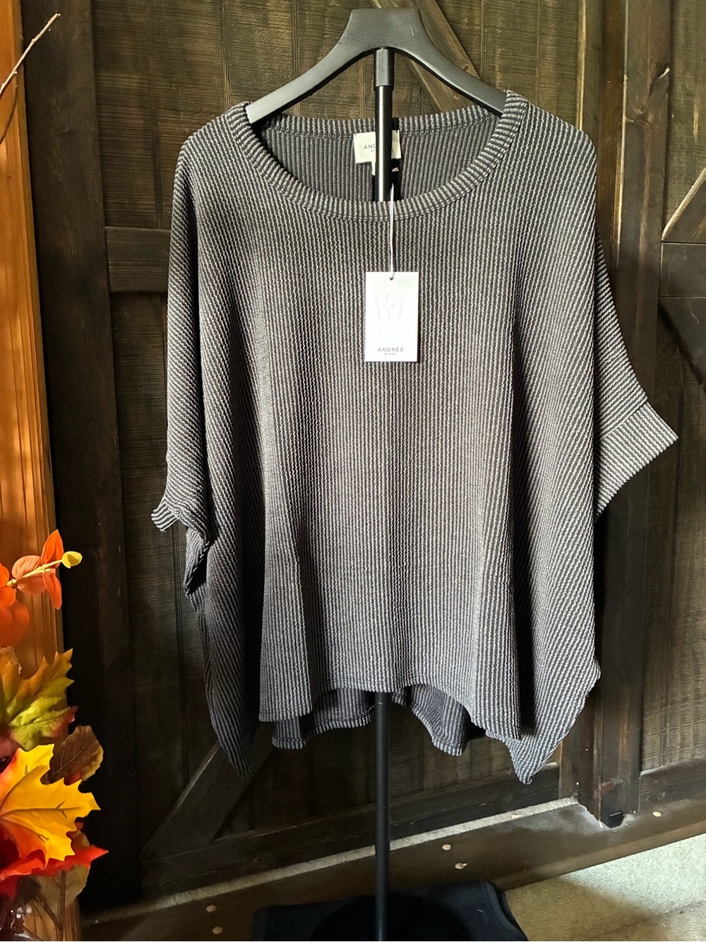 ANDREE by UNIT. Black oversized